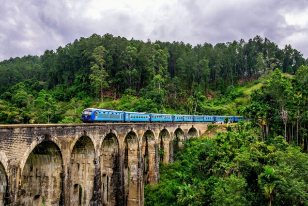 train Sri Lanka